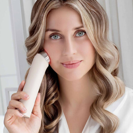 NENO Beauty Multifunkčný prístroj pre starostlivosť o tvár s mikroprúdmi a technológiou omladenia pl