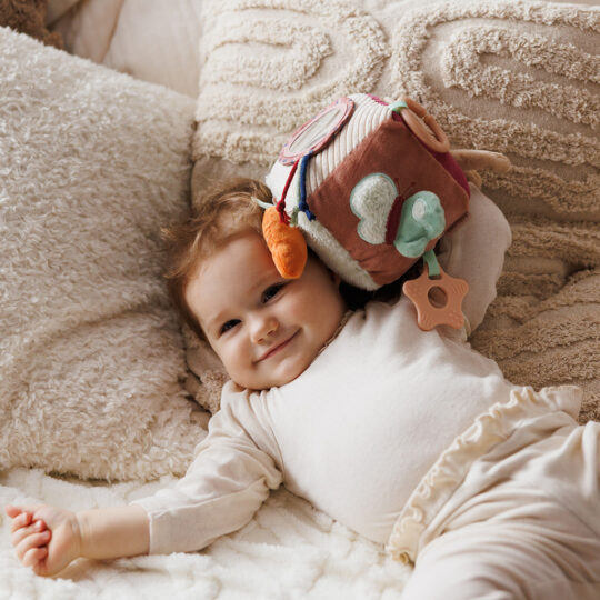 BABYONO Kocka sensorická Rabbit Karo 0m+