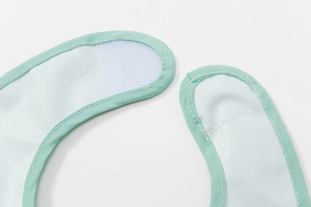 BabyToLove Set podbradníkov – Mäkké nepremokavé podbradníky, Happy Lemon, 2ks
