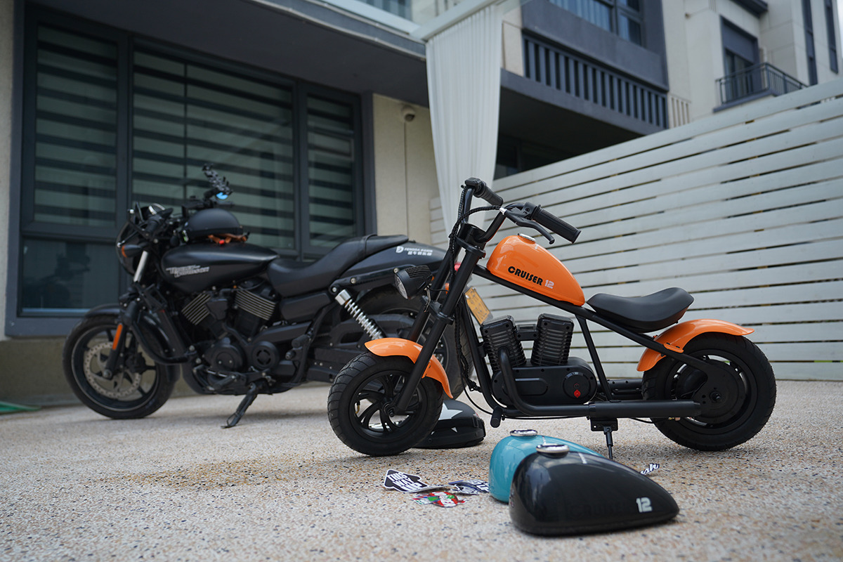 Hyper Gogo Cruiser 12 Plus Detská elektrická motorka s Bluetooth  – Modrá