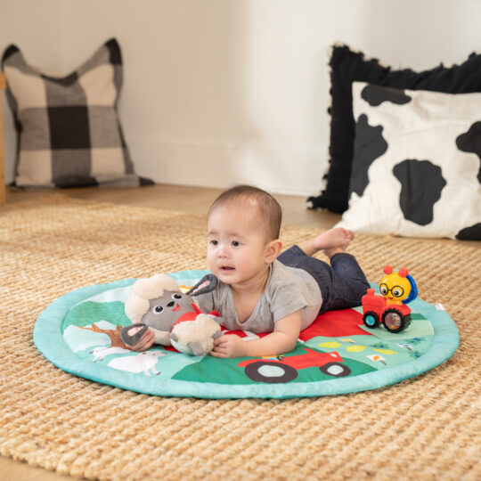 BABY EINSTEIN Deka na hranie pre rozvoj motoriky a zmyslov Happy Harvest™ Touch & Feel, 0m+