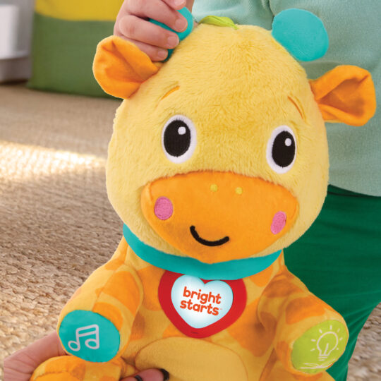 BRIGHT STARTS Hračka interaktívna vzdelávacia Chat & Cuddle Giraffe™, 6m+