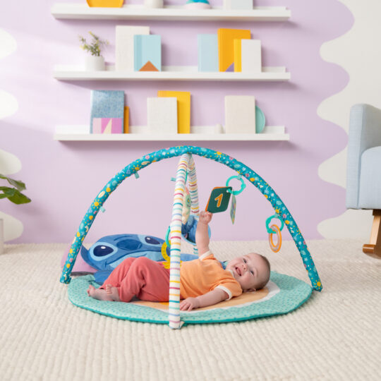 DISNEY BABY Deka na hranie pre rozvoj motoriky a zmyslov Stitch Party Paradise™, 0m+